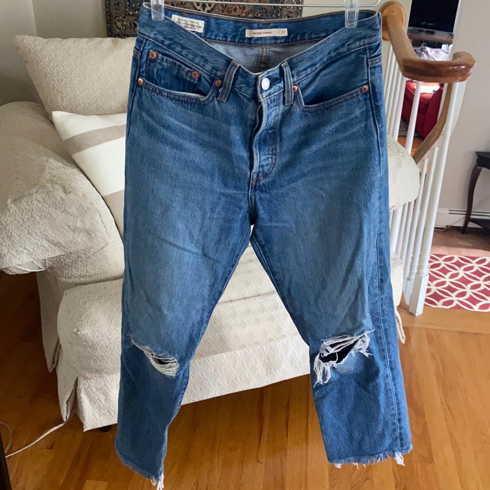 Levi high rise wedgie frayed straight leg jeans